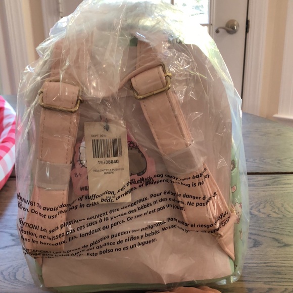 Marvel Loungefly Infinity Saga Iron Man Gauntlet Cosplay Light Up Mini Backpack - Picture 2 of 2